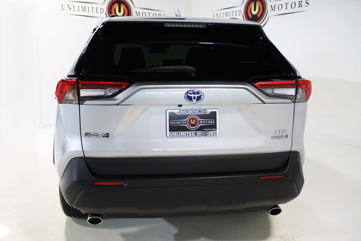 Used 2022 Toyota RAV4 XLE Premium AWD/4WD image 24