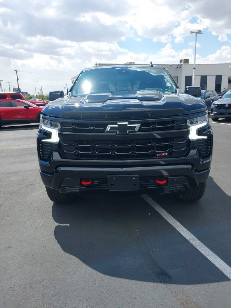 Used 2025 Chevrolet Silverado 1500 LT Trail Boss w/ Convenience Package II AWD/4WD image 1
