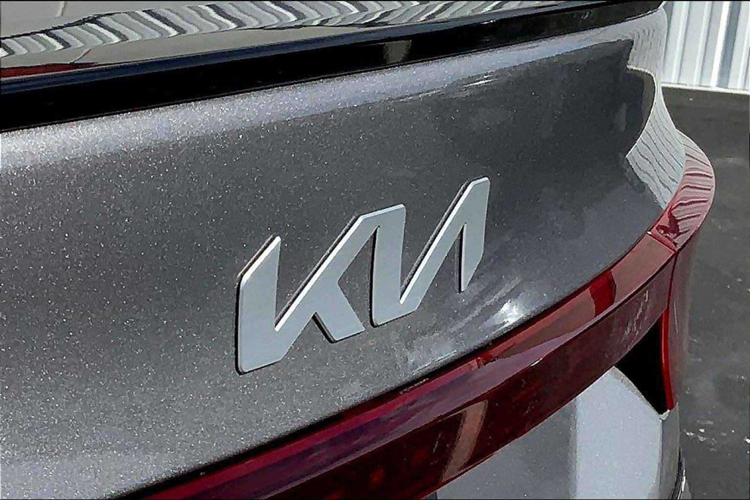 Used 2024 Kia Forte GT-Line w/ GT-Line Premium Package image 29