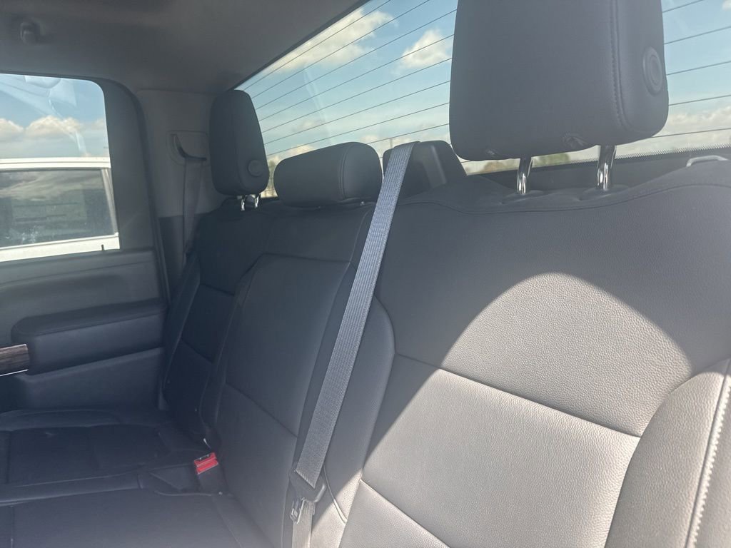 Used 2021 GMC Sierra 2500 SLE w/ SLE Value Package; image 9