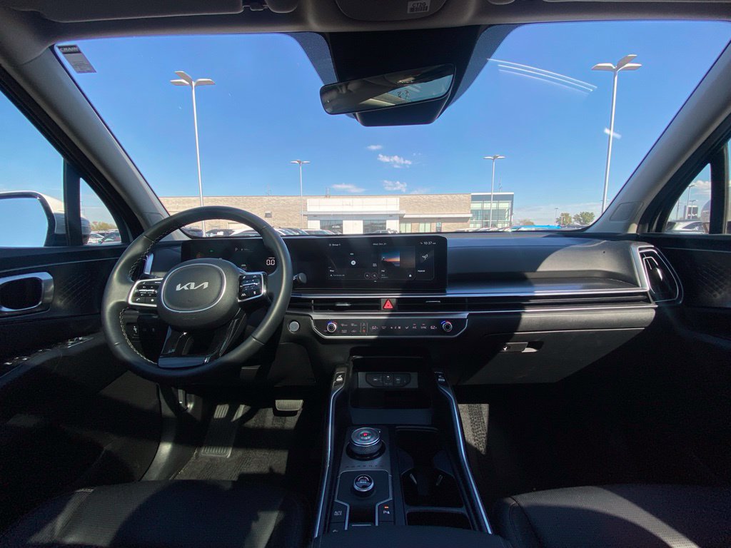 Certified 2025 Kia Sorento EX w/ EX Panoramic Sunroof Package FWD image 25