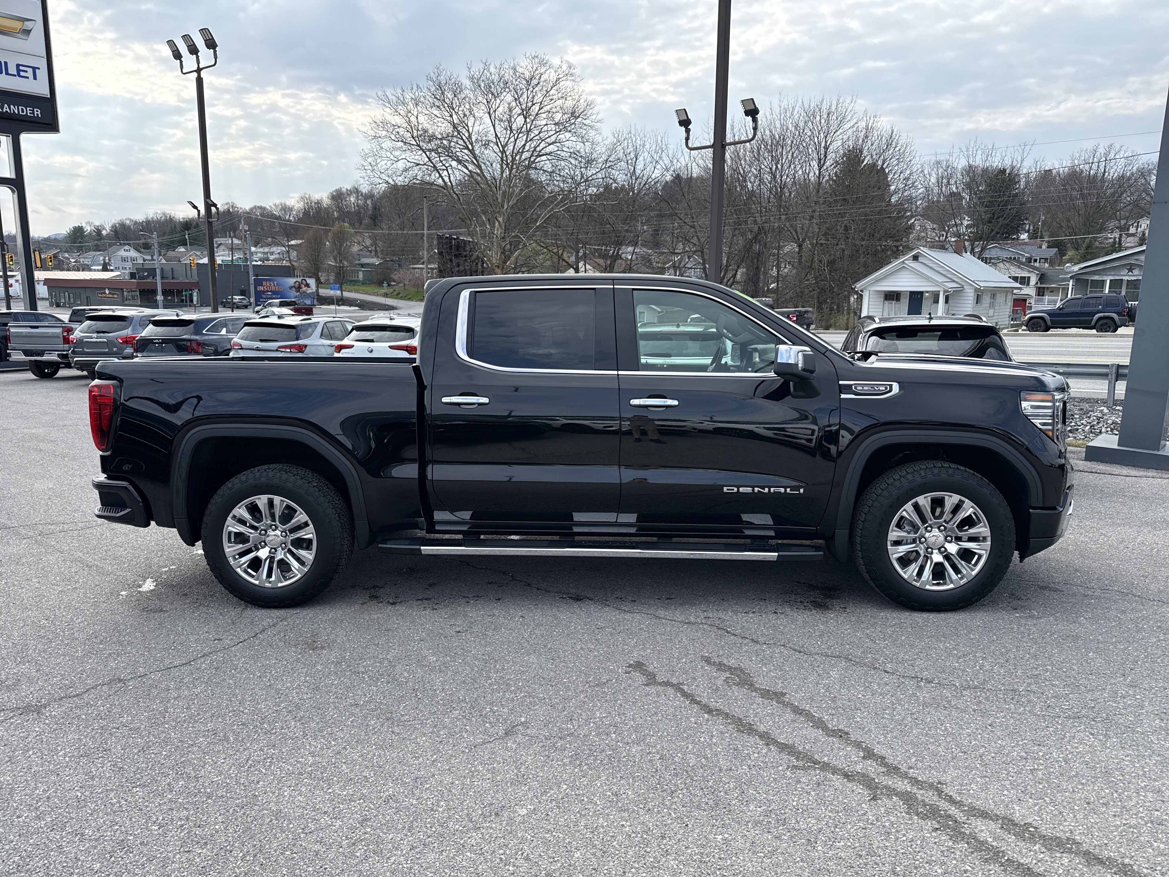 Used 2024 GMC Sierra 1500 Denali w/ Technology Package image 2