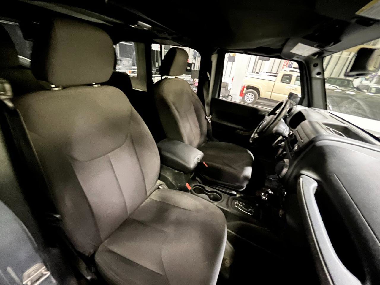 Used 2015 Jeep Wrangler Unlimited Sport w/ Quick Order Package 24S AWD/4WD image 7