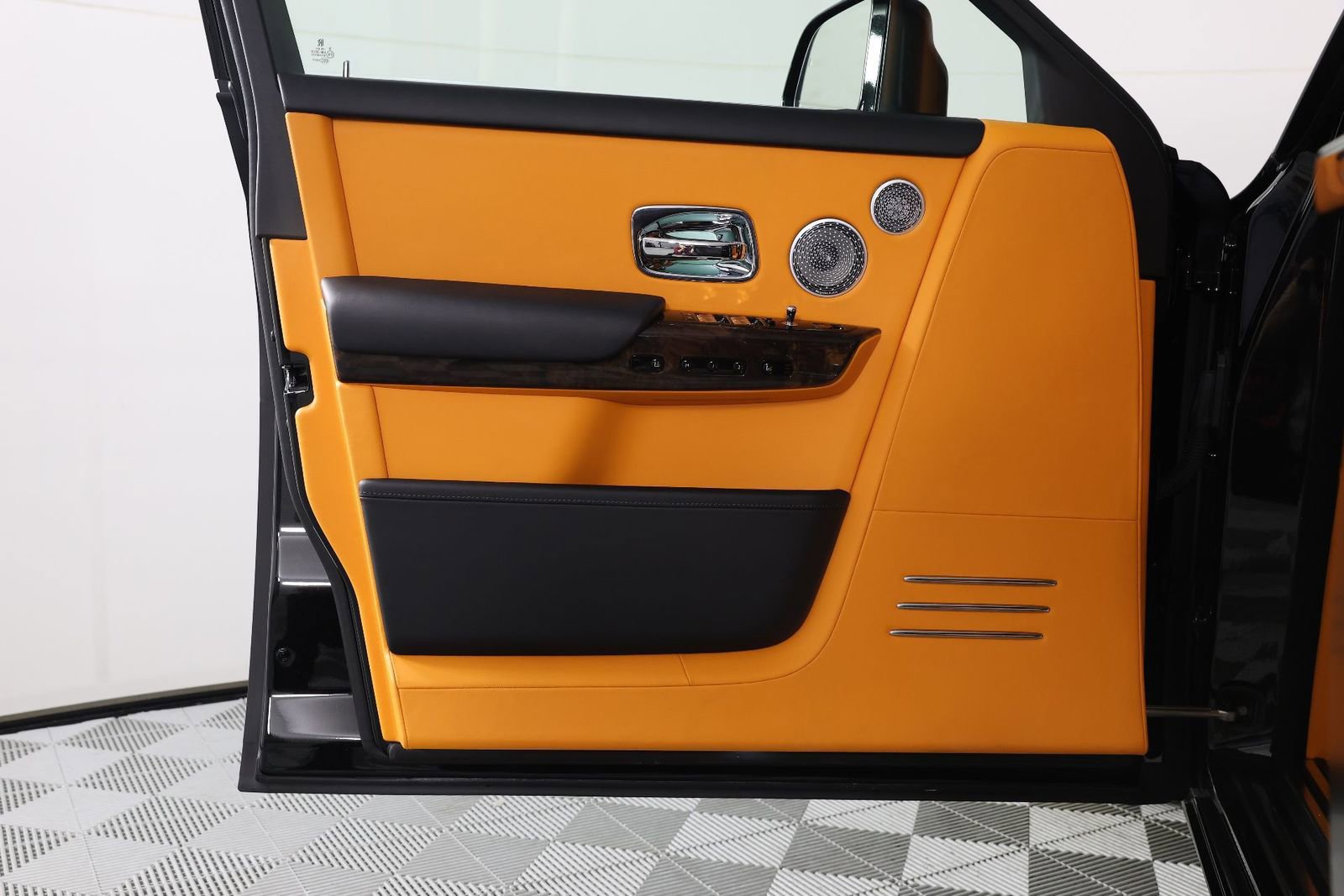 Certified 2024 Rolls-Royce Phantom Extended Wheelbase w/ The Phantom Package image 20