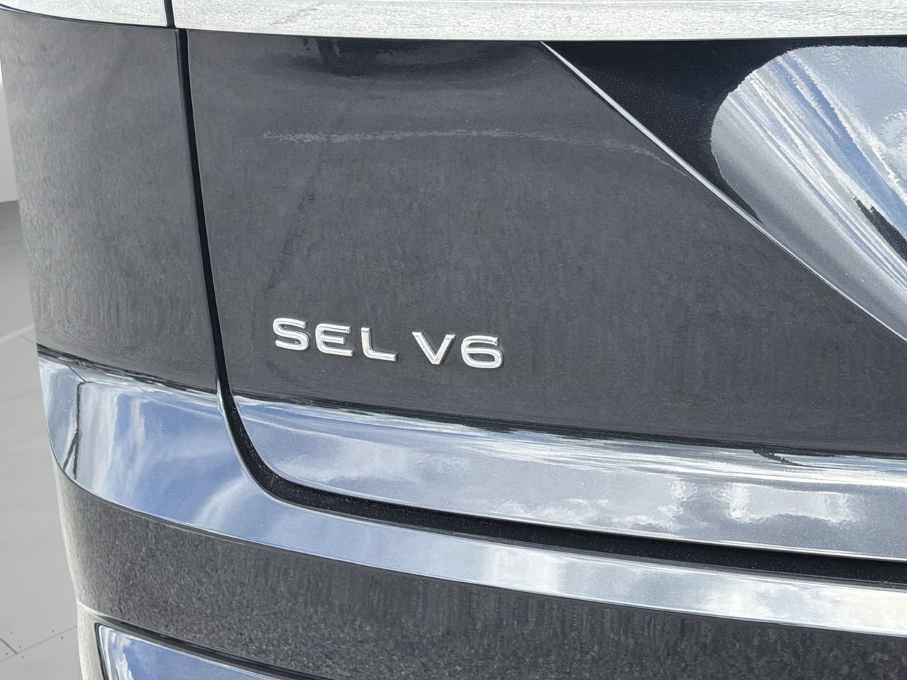 Used 2020 Volkswagen Atlas Cross Sport SEL FWD image 10