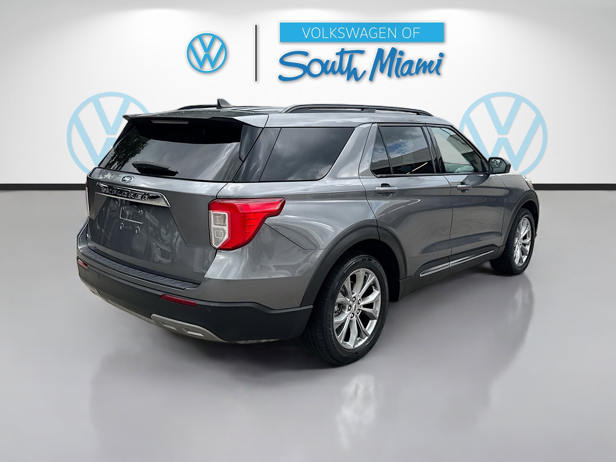 Used 2021 Ford Explorer XLT w/ Equipment Group 202A RWD image 7