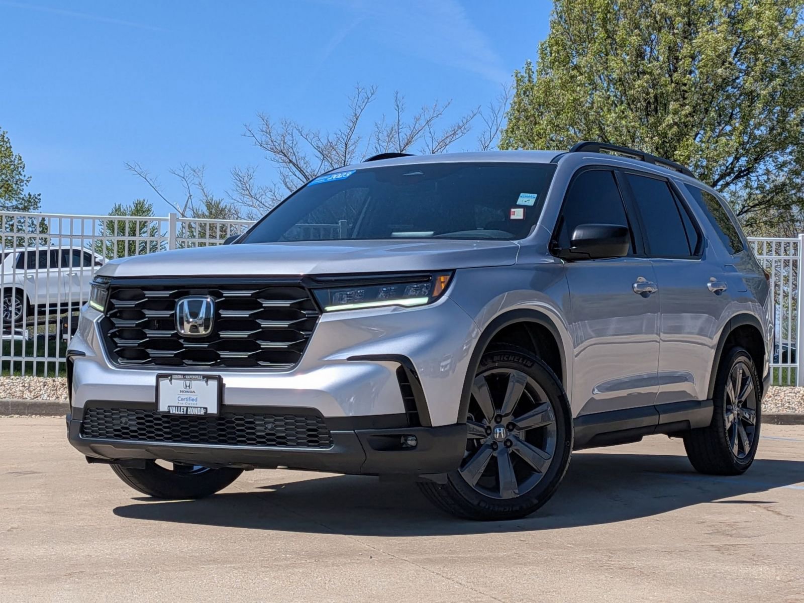 Certified 2023 Honda Pilot Sport image 2
