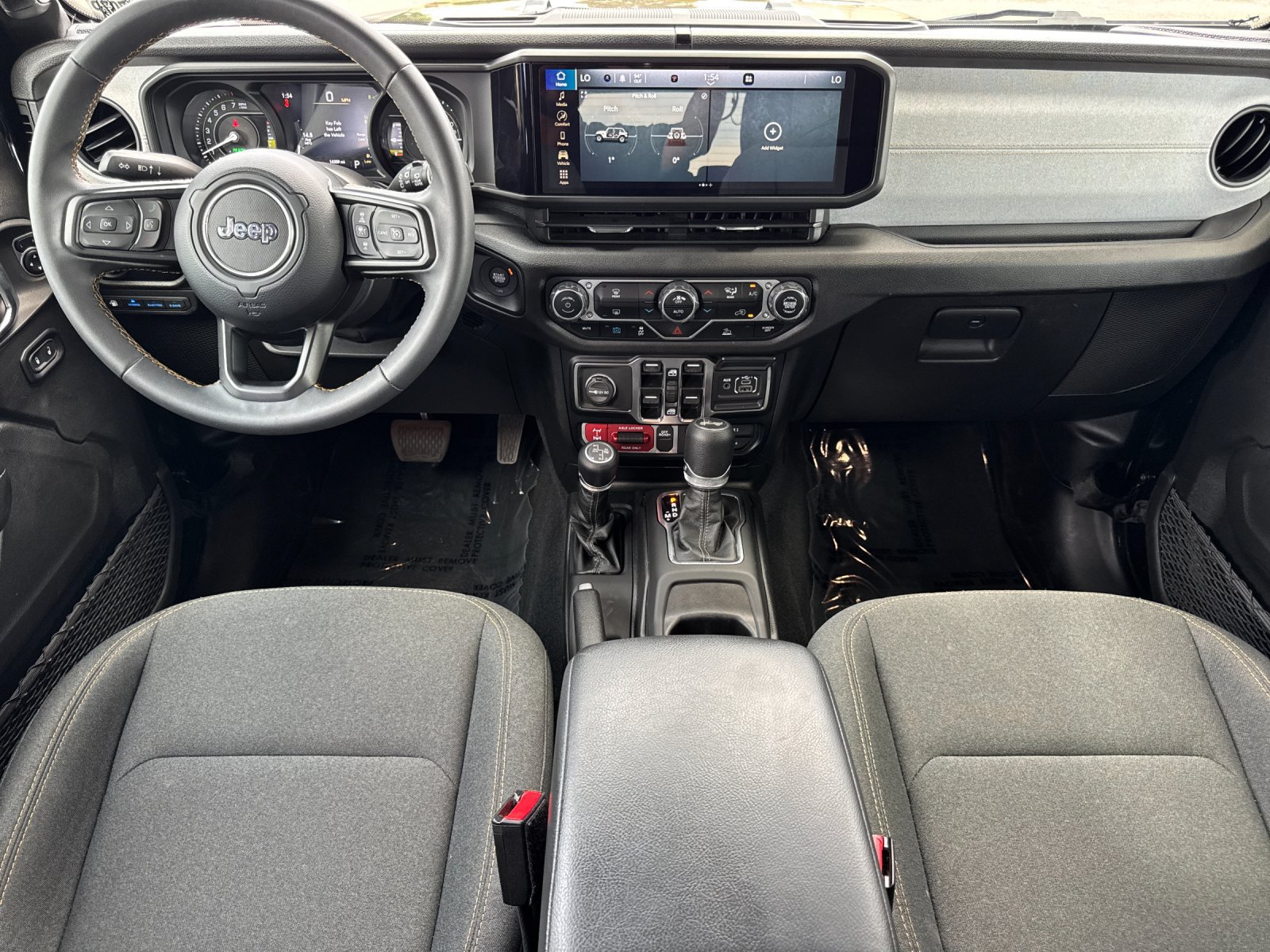Used 2024 Jeep Wrangler Unlimited AWD/4WD image 15