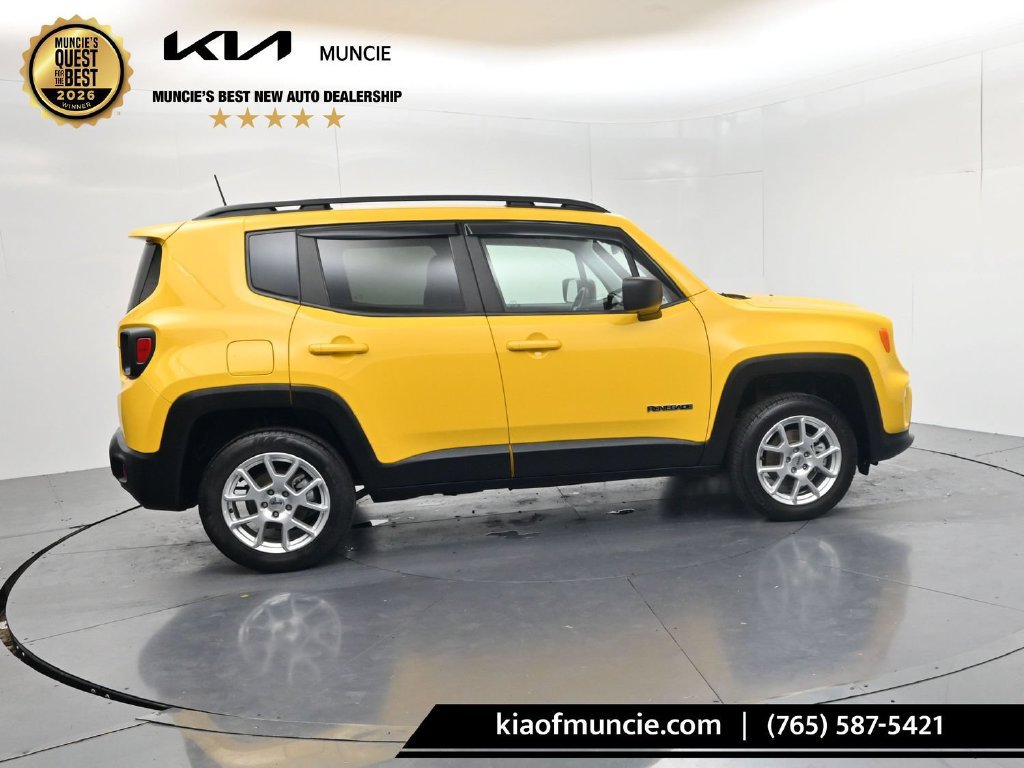 Used 2023 Jeep Renegade Latitude w/ Premium Group AWD/4WD image 8