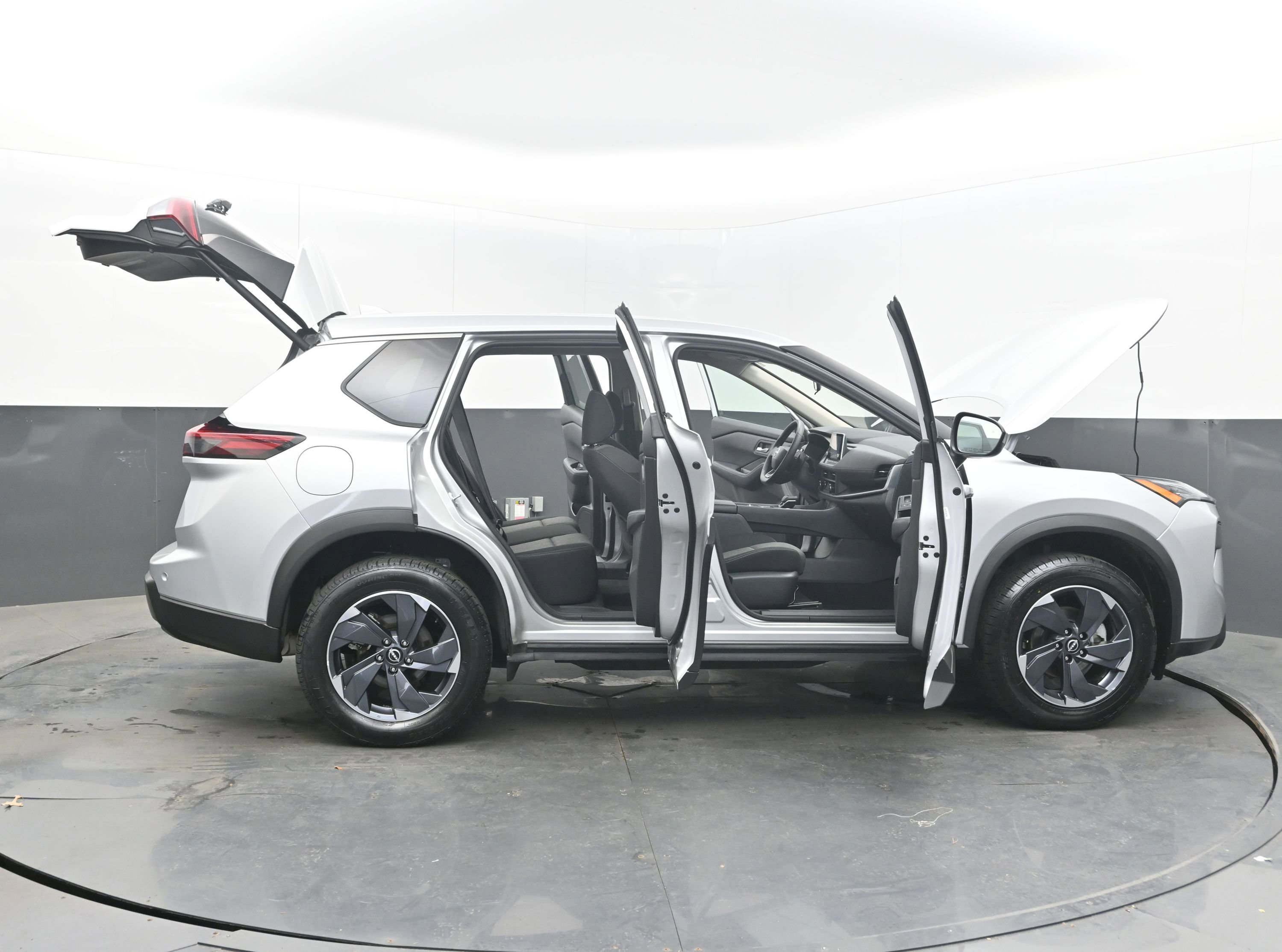 Used 2025 Nissan Rogue SV image 46