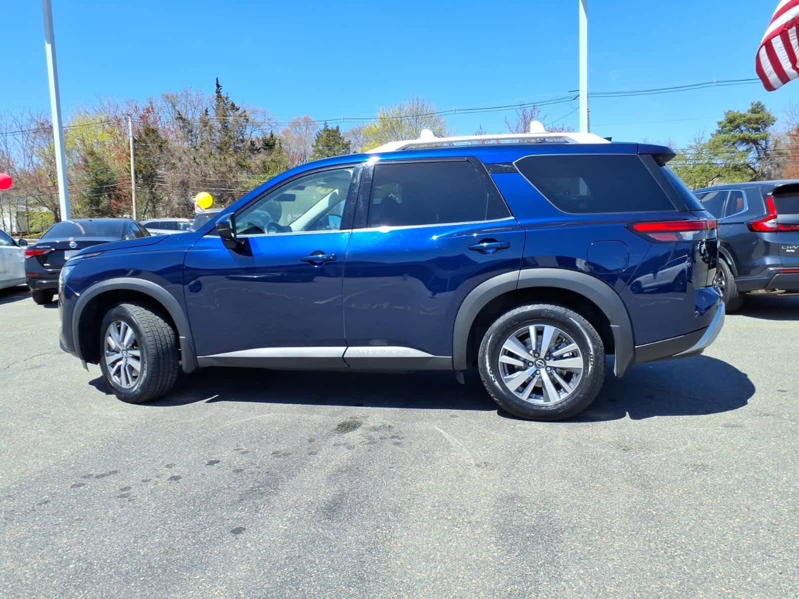 Certified 2024 Nissan Pathfinder SL AWD/4WD image 8