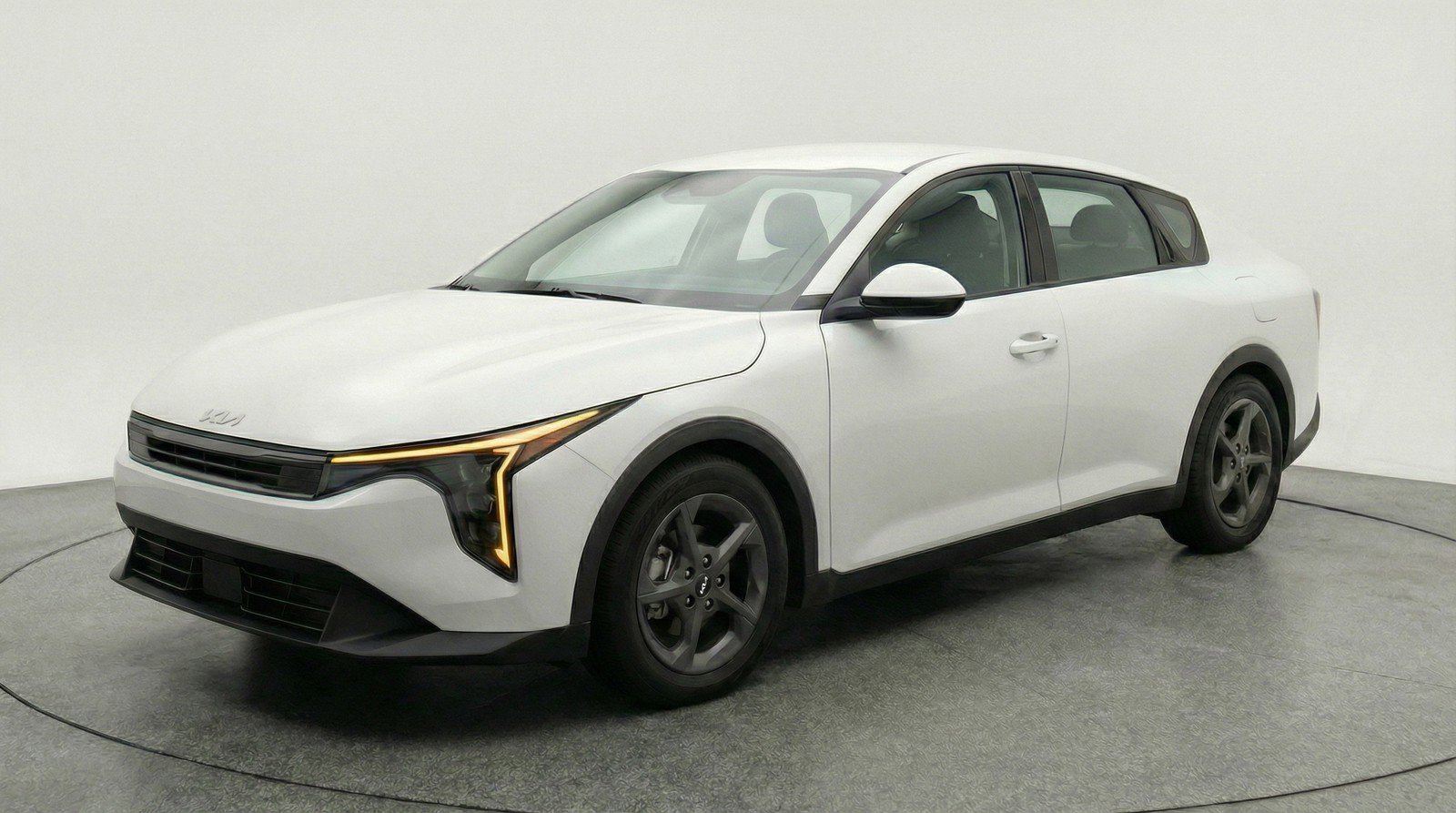 Used 2025 Kia K4 LXS image 3