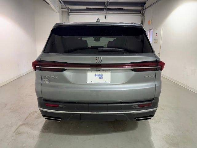 Used 2025 Buick Enclave Preferred w/ Power Package FWD image 6