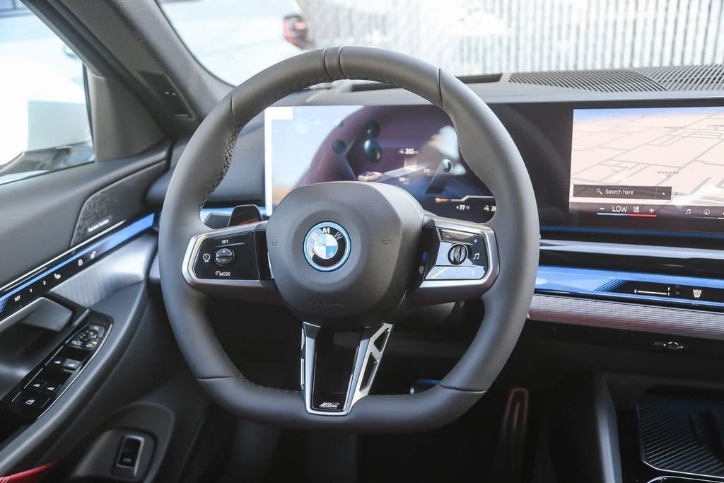 New 2026 BMW i5 eDrive40 w/ M Sport Package image 12