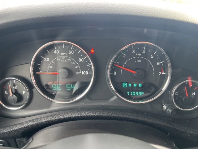 Used 2016 Jeep Wrangler Unlimited Rubicon w/ Connectivity Group image 7