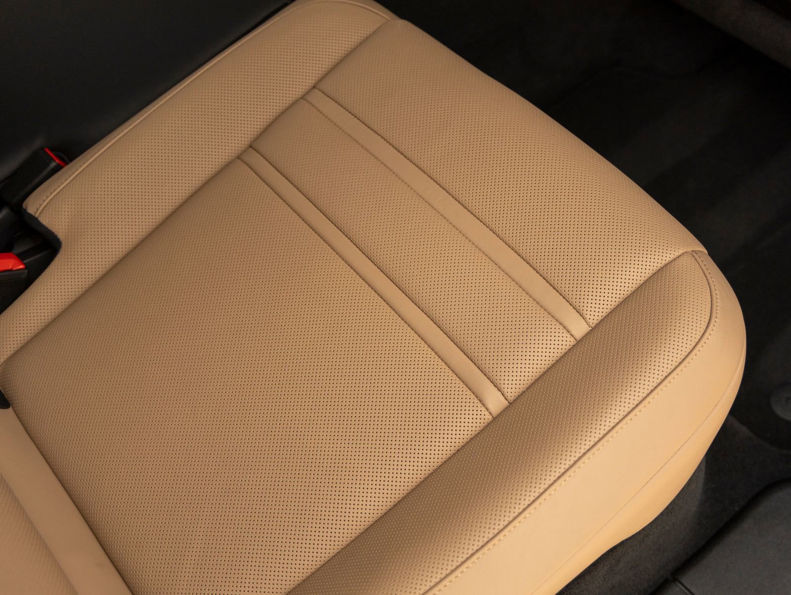 Used 2025 Porsche Cayenne Turbo AWD/4WD image 40