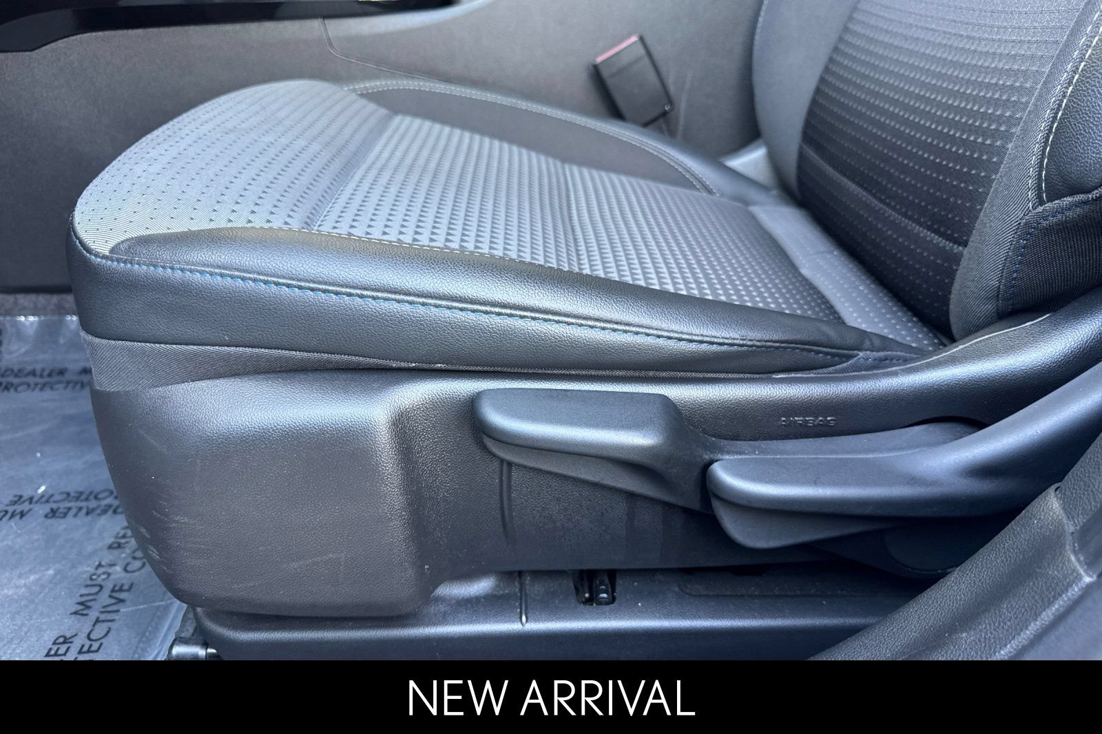 Used 2025 Chevrolet Trax LT FWD image 13