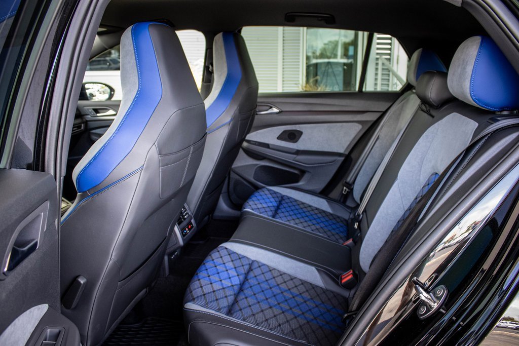 Used 2025 Volkswagen Golf R Black Edition image 47