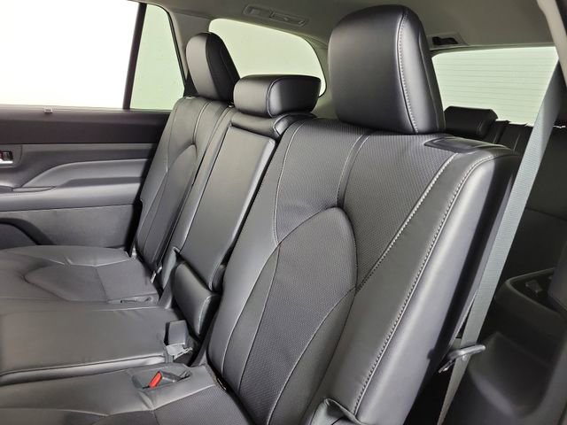 Used 2025 Toyota Grand Highlander AWD Hybrid image 13