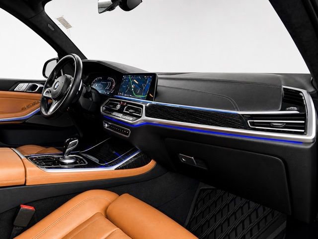 Used 2022 BMW X7 xDrive40i w/ M Sport Package AWD/4WD image 17