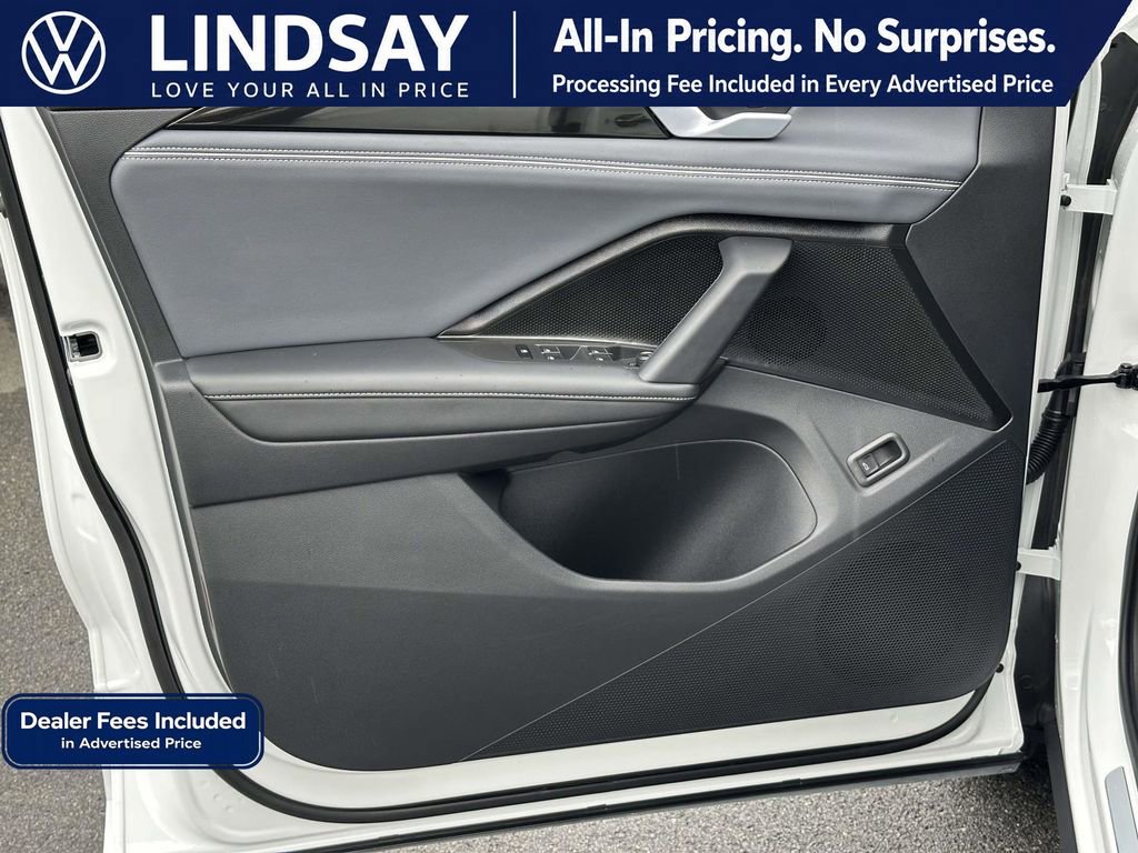 Used 2026 Volkswagen Tiguan SEL R-Line AWD/4WD image 9
