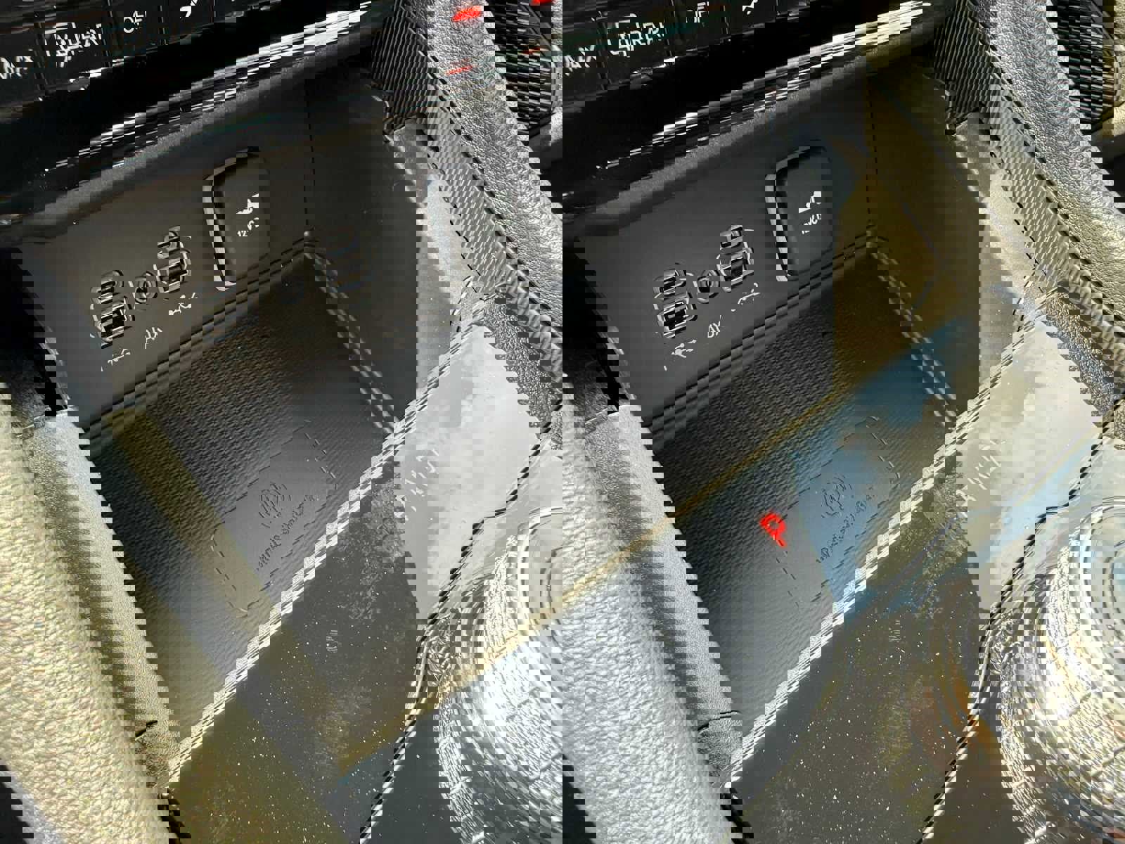 New 2025 Jeep Grand Cherokee Altitude image 16