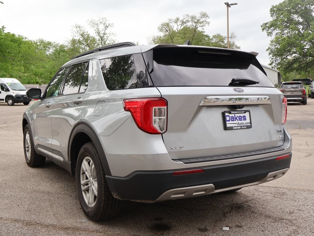 Used 2022 Ford Explorer XLT w/ Equipment Group 202A AWD/4WD image 6
