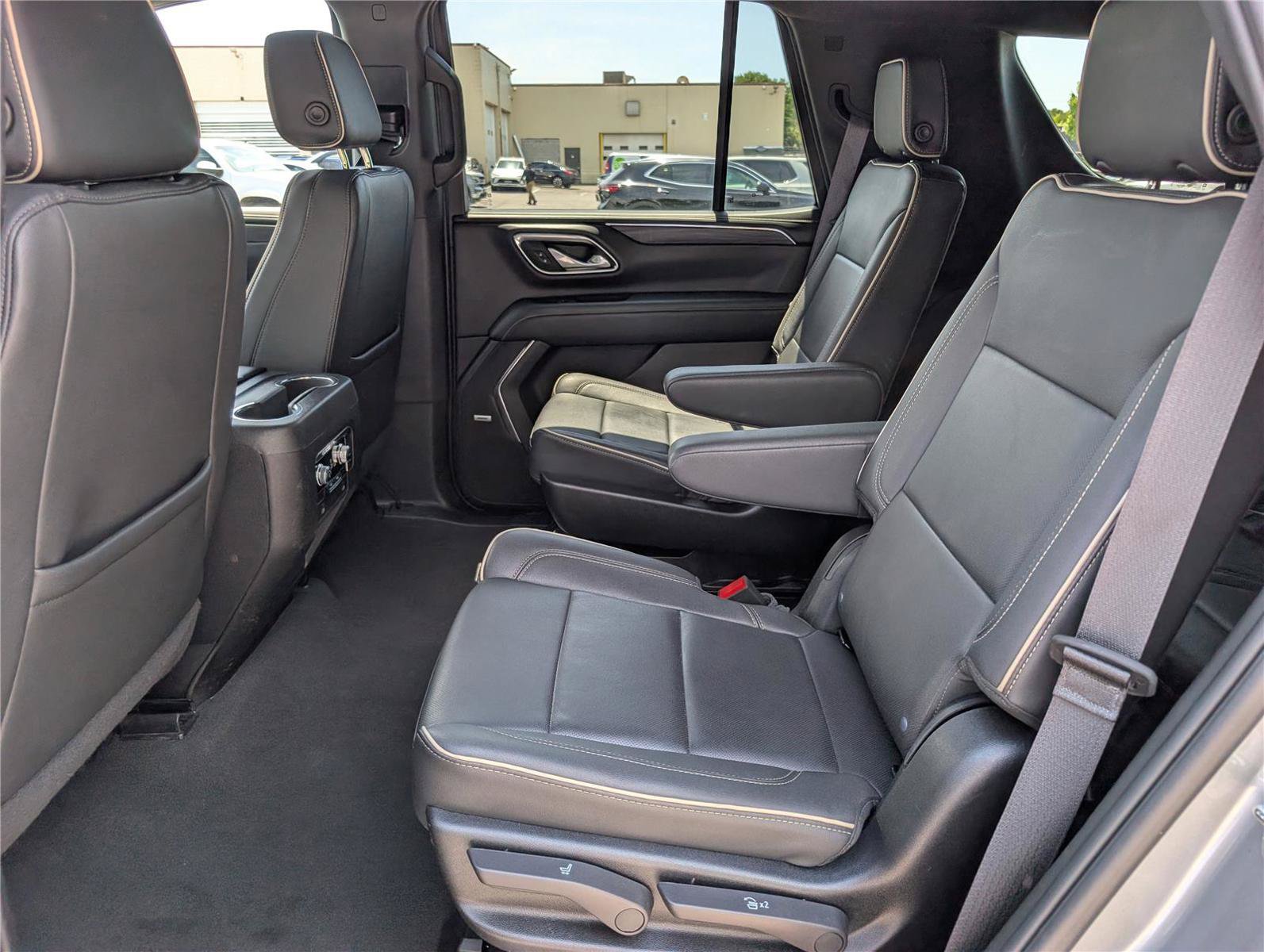 Used 2024 GMC Yukon SLT AWD/4WD image 18