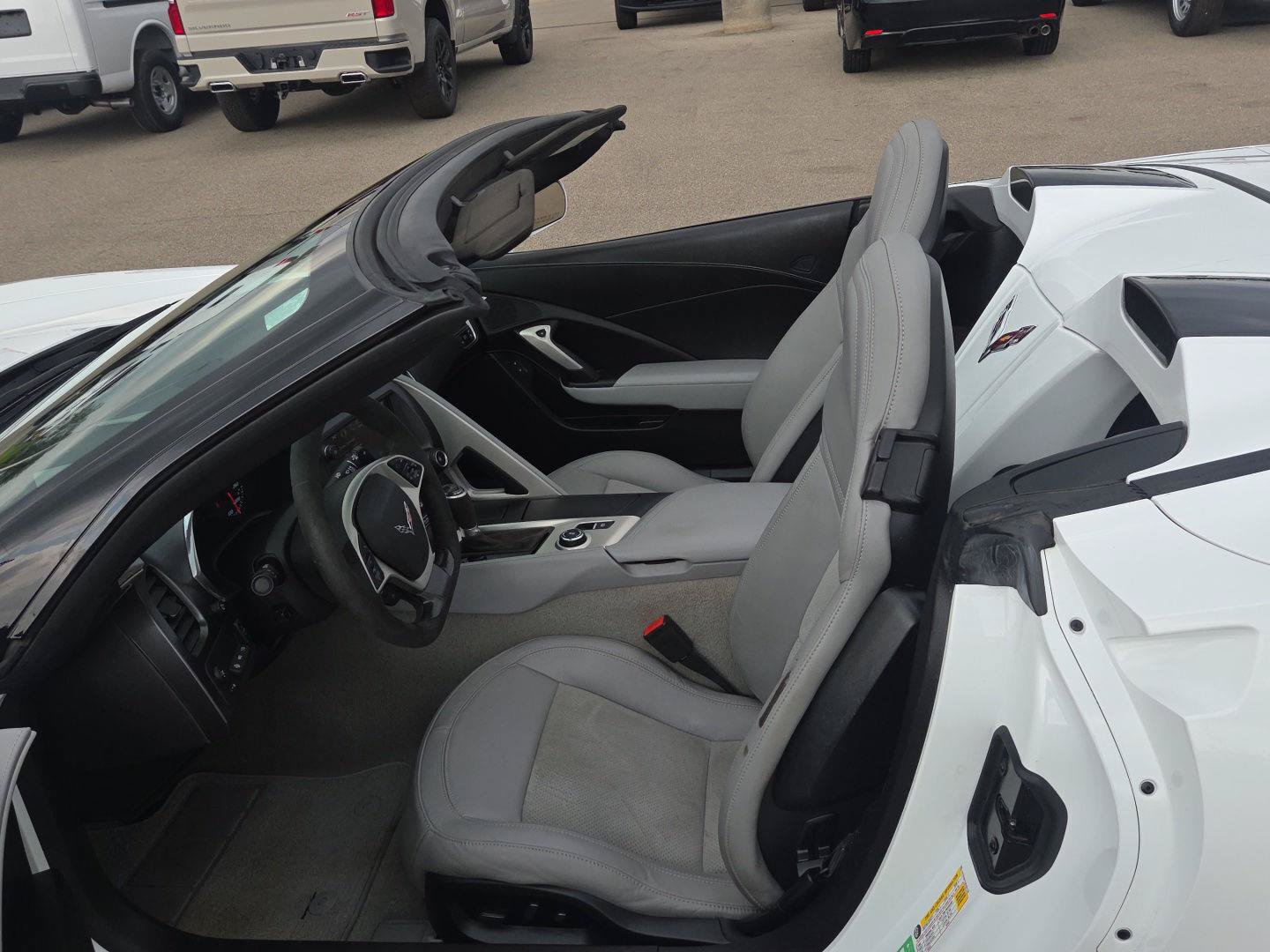 Used 2018 Chevrolet Corvette Stingray Convertible w/ 2LT Preferred Equipment Group RWD image 15