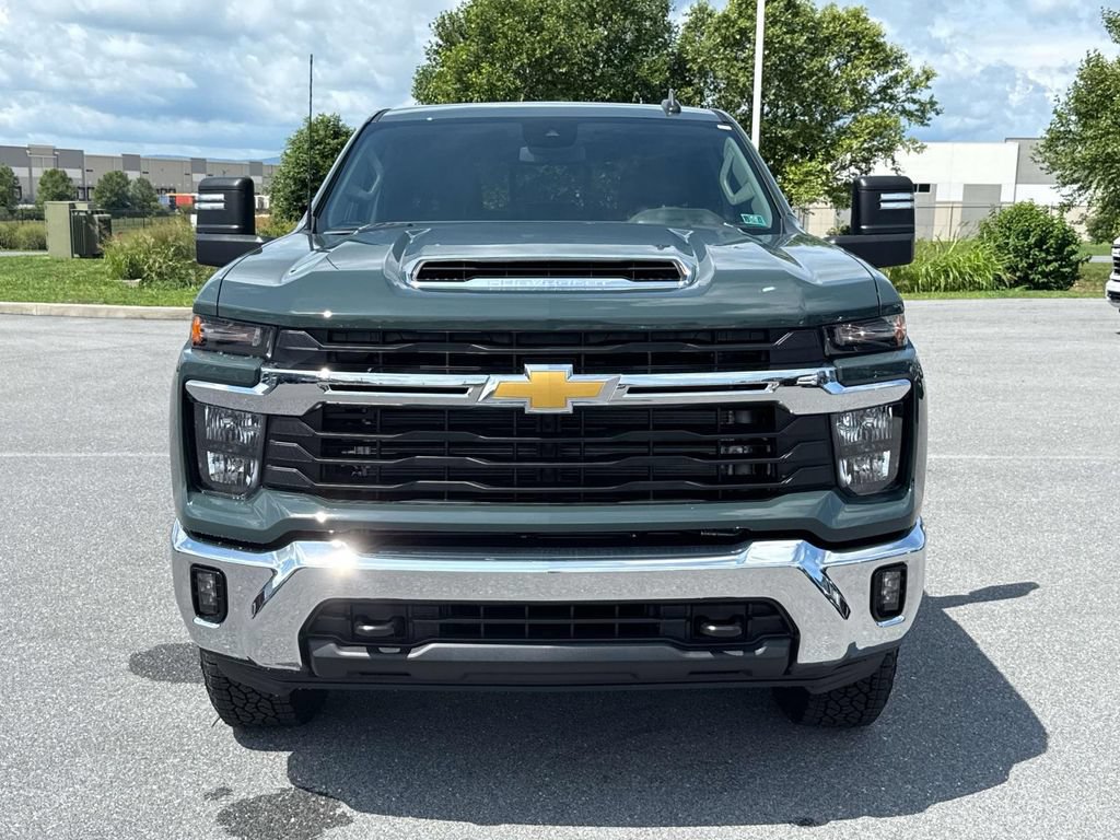 New 2026 Chevrolet Silverado 3500 LT w/ Leather Package AWD/4WD image 16