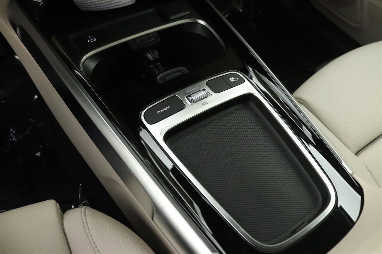 New 2025 Mercedes-Benz GLB 250 image 7