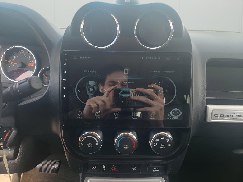 Used 2016 Jeep Compass Latitude image 18