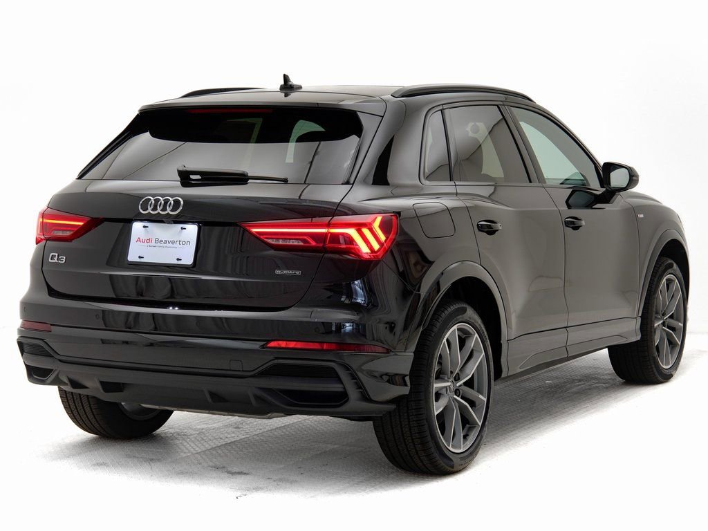 Used 2025 Audi Q3 2.0T Premium w/ Black Optic Sport Package AWD/4WD image 3