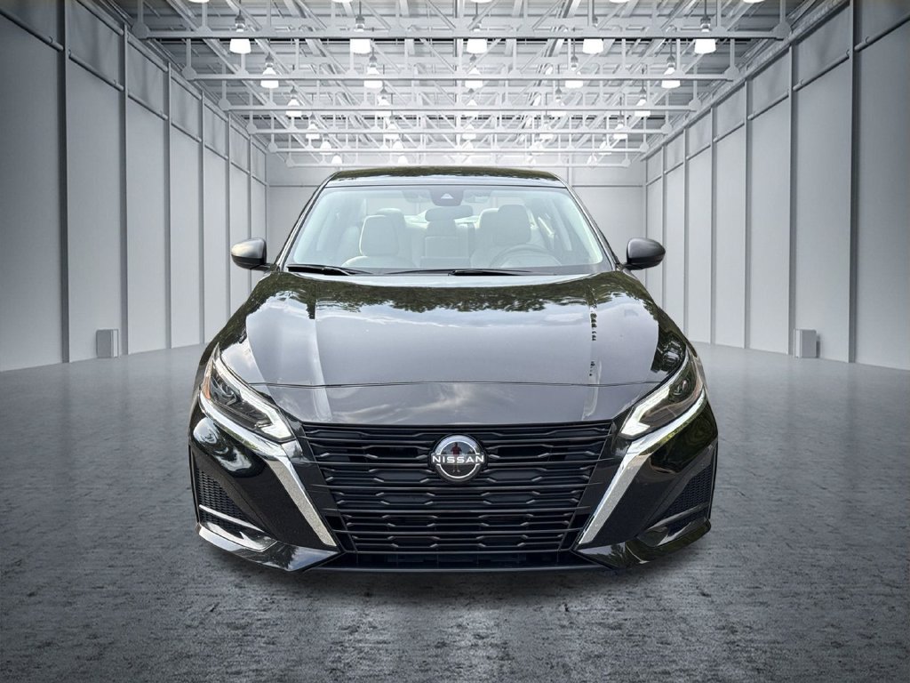 Certified 2025 Nissan Altima 2.5 SV FWD image 2