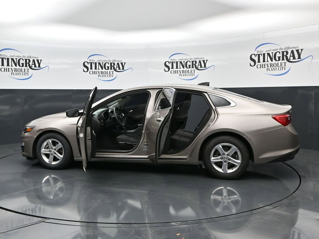 Used 2022 Chevrolet Malibu LS image 28
