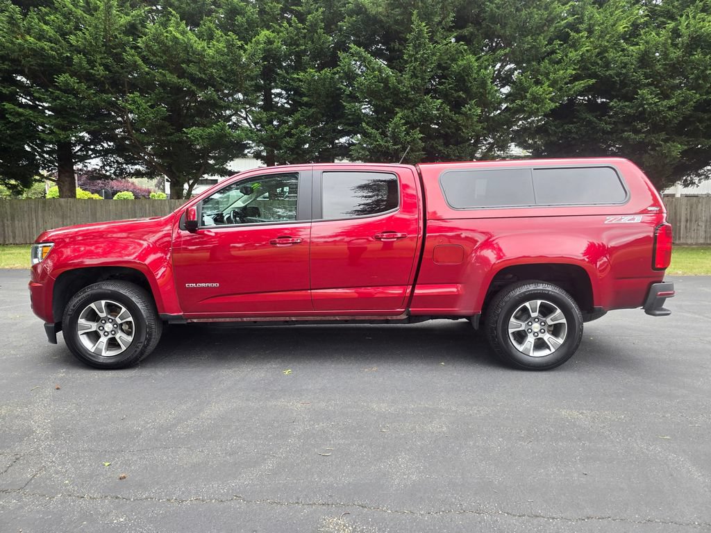 Used 2017 Chevrolet Colorado Z71 AWD/4WD image 3