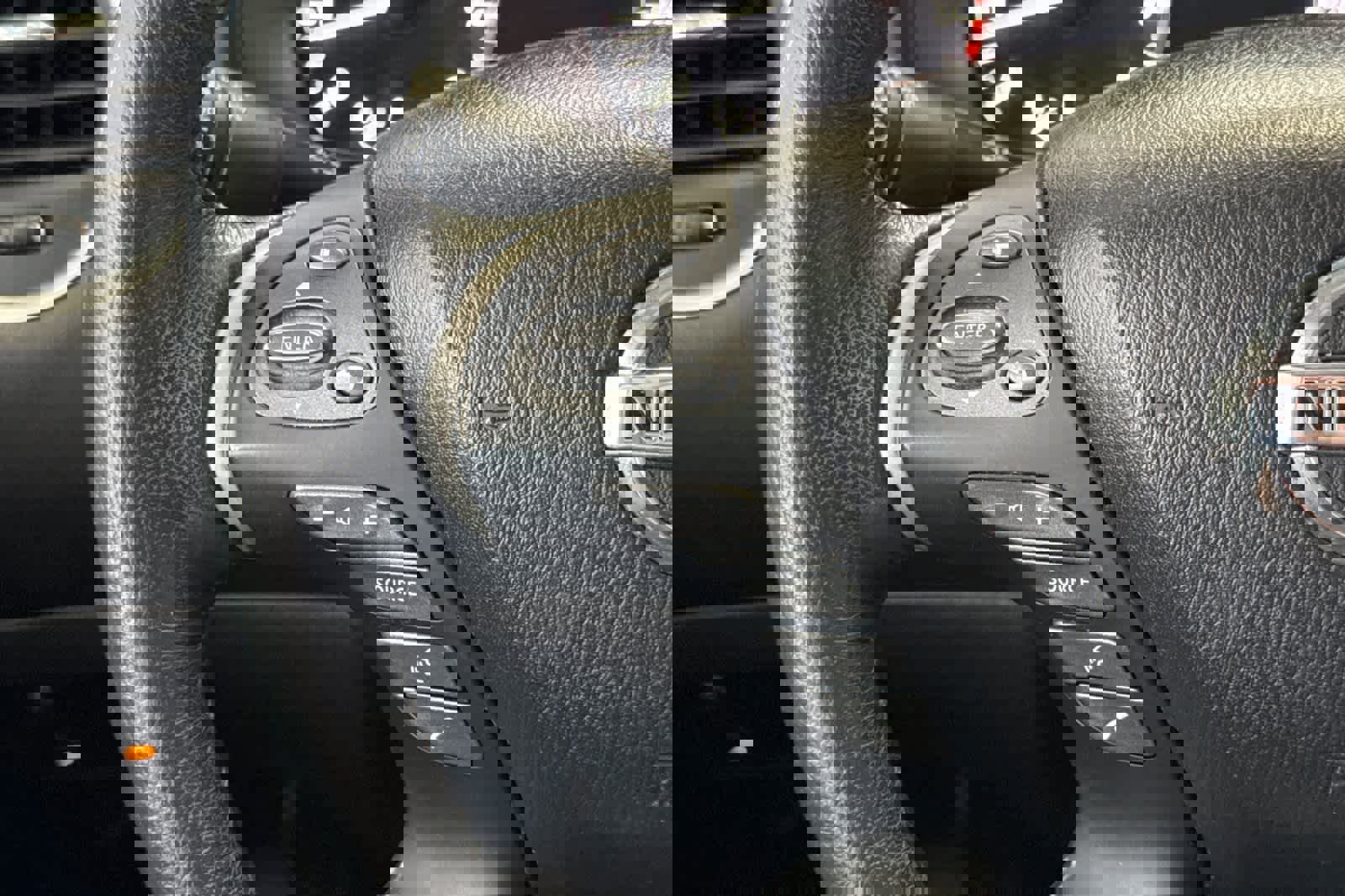 Used 2020 Nissan Pathfinder SV image 25