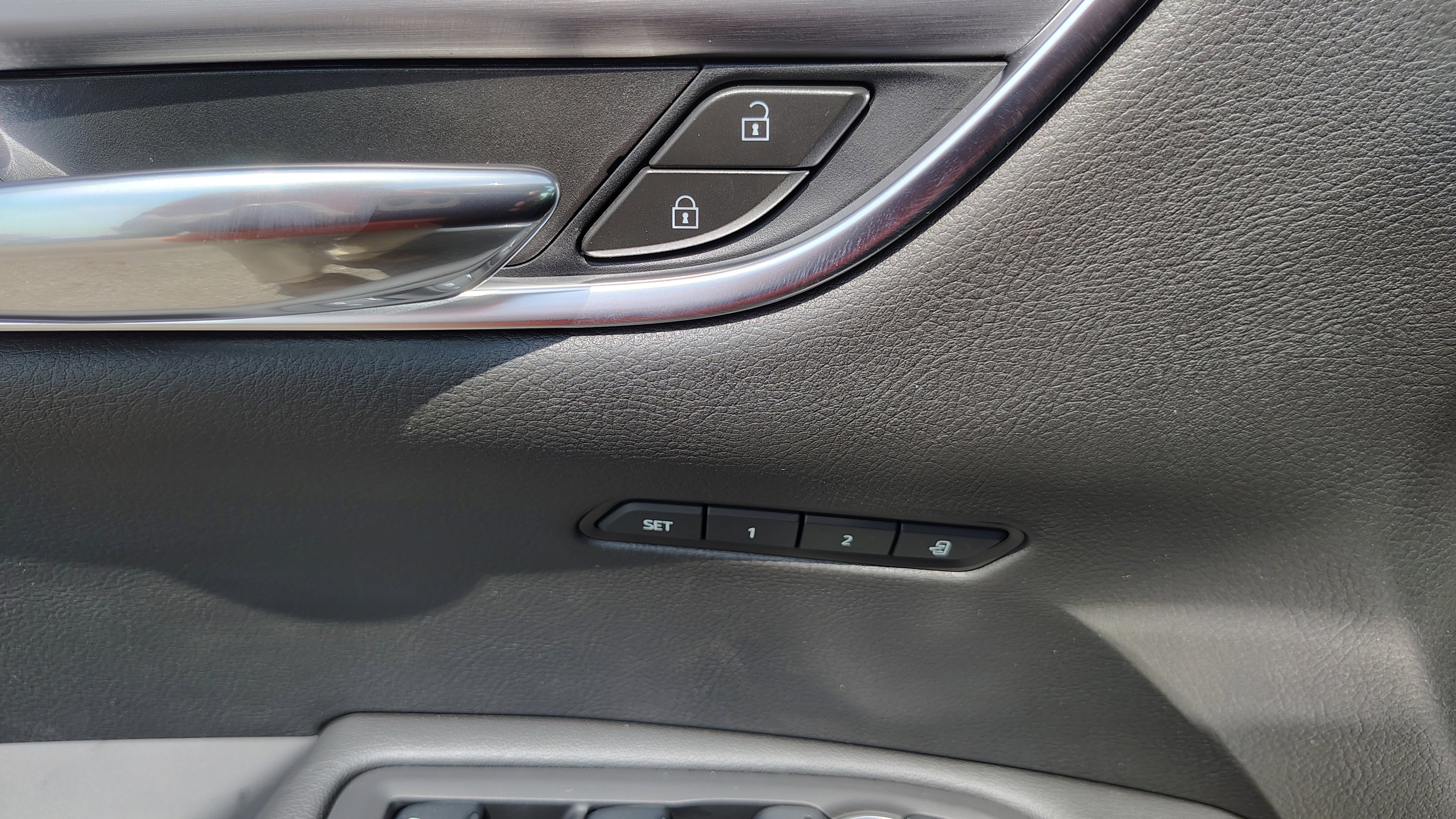 New 2025 Cadillac XT6 Luxury w/ LPO, Premium Carpet Package image 12