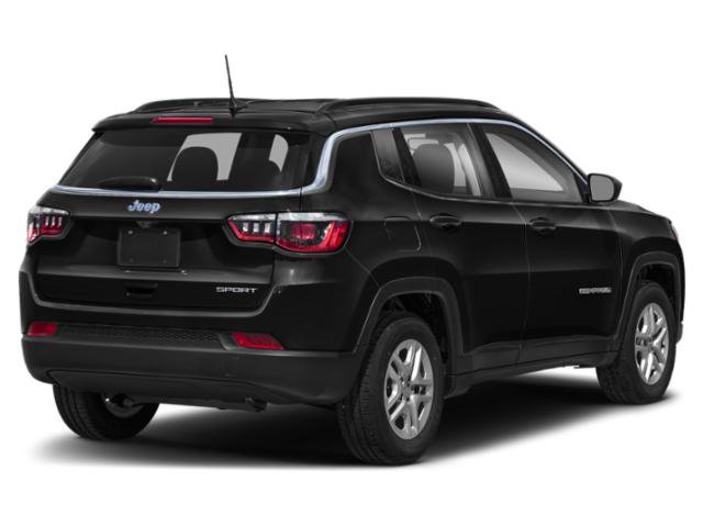 Used 2020 Jeep Compass Latitude w/ Cold Weather Group AWD/4WD image 3