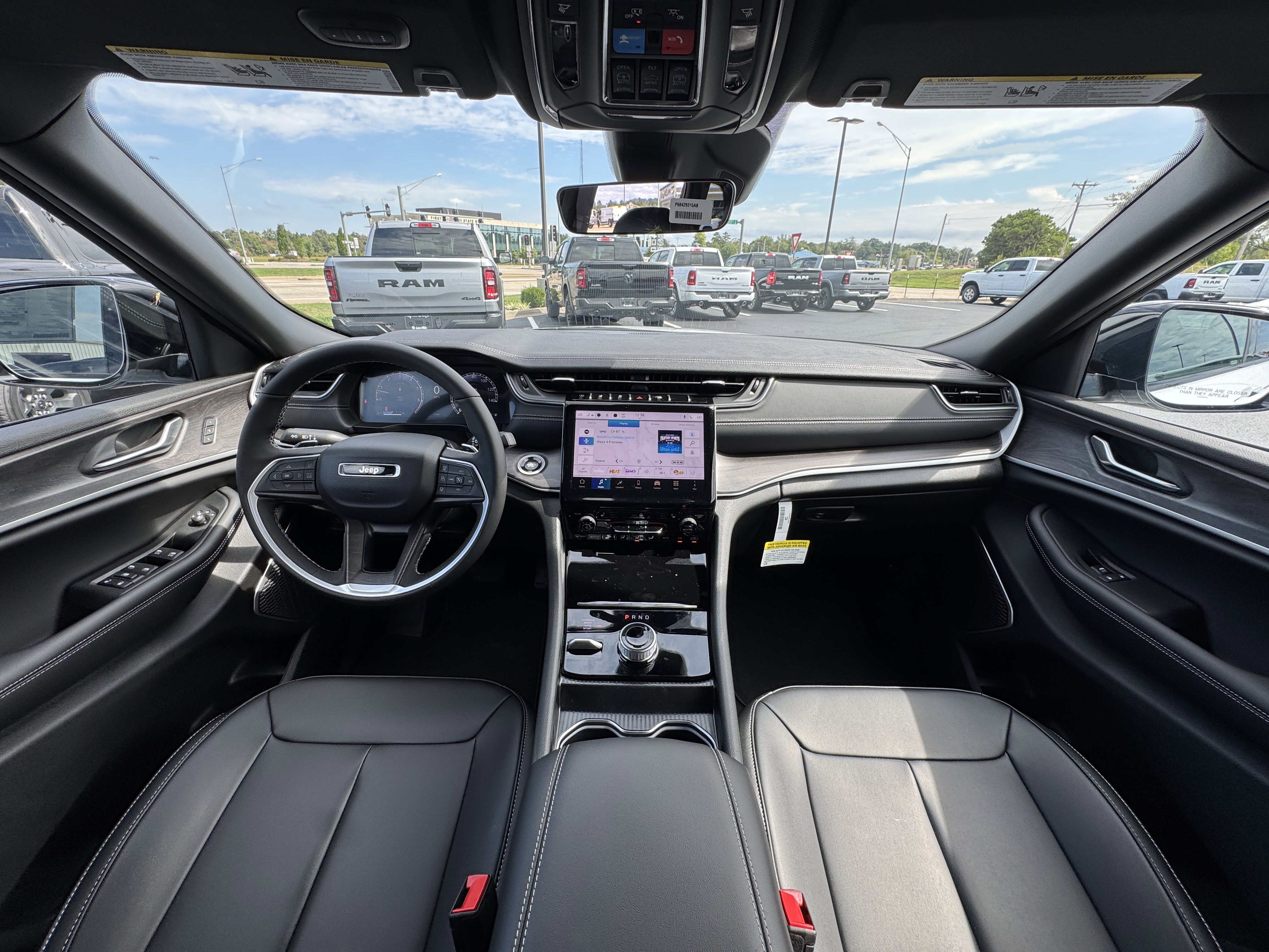 New 2025 Jeep Grand Cherokee Limited image 12