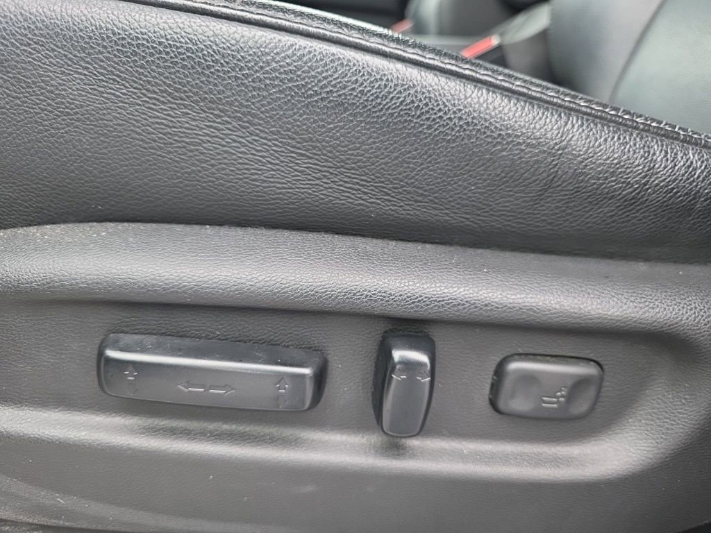 Used 2017 Honda Pilot Touring image 11