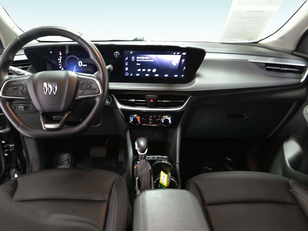 Used 2024 Buick Encore GX Sport Touring image 11