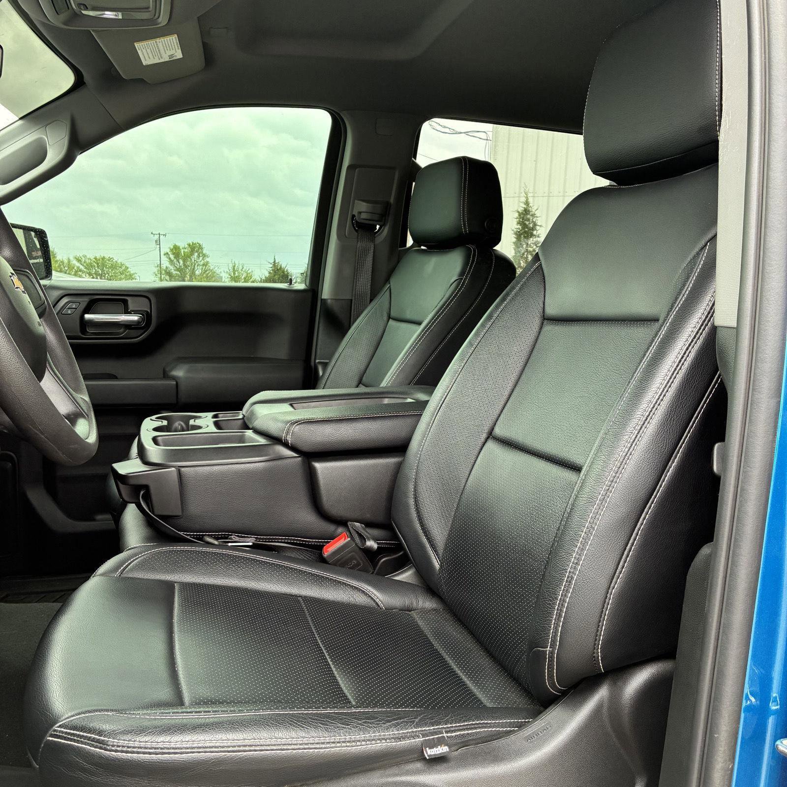 Used 2024 Chevrolet Silverado 1500 Custom w/ Turbomax Blackout Package image 2