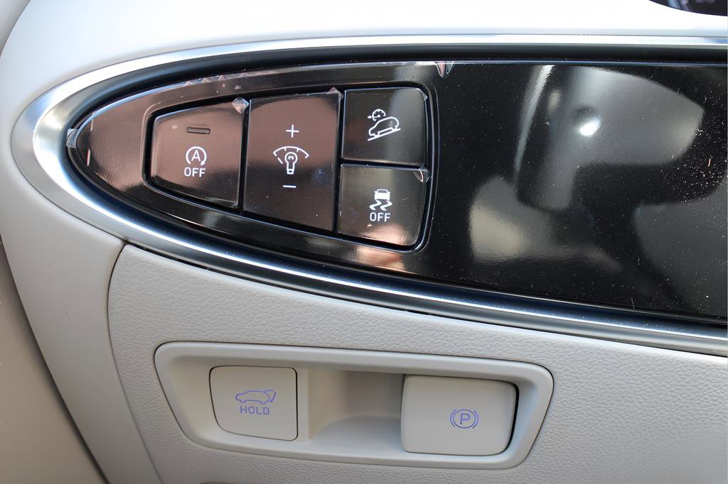 Used 2025 Genesis GV70 3.5T Sport w/ Sport Prestige Package AWD/4WD image 28