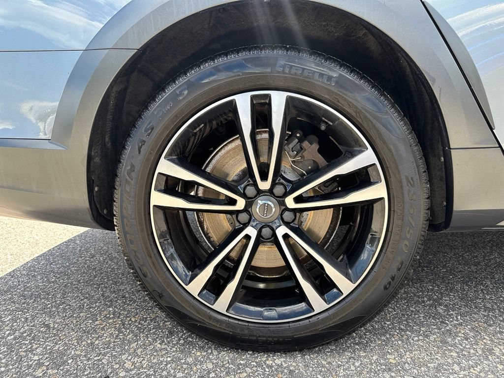 Used 2019 Volvo V90 T5 Cross Country AWD/4WD image 17