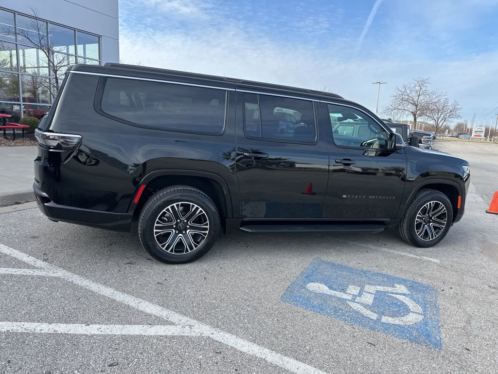 New 2026 Jeep Grand Wagoneer L 4WD w/ Premium Group I image 36