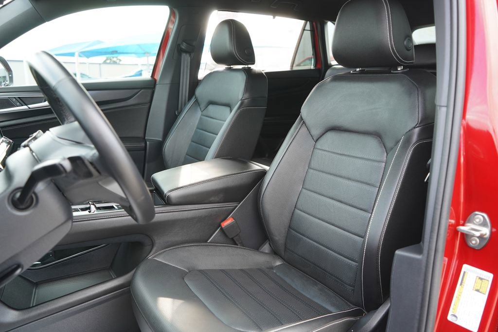 Used 2025 Volkswagen Atlas Cross Sport SEL R-Line image 18