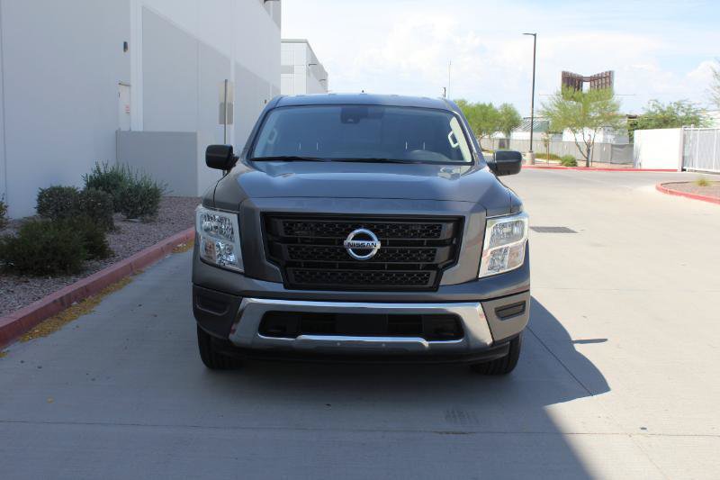 Used 2022 Nissan Titan SV AWD/4WD image 2