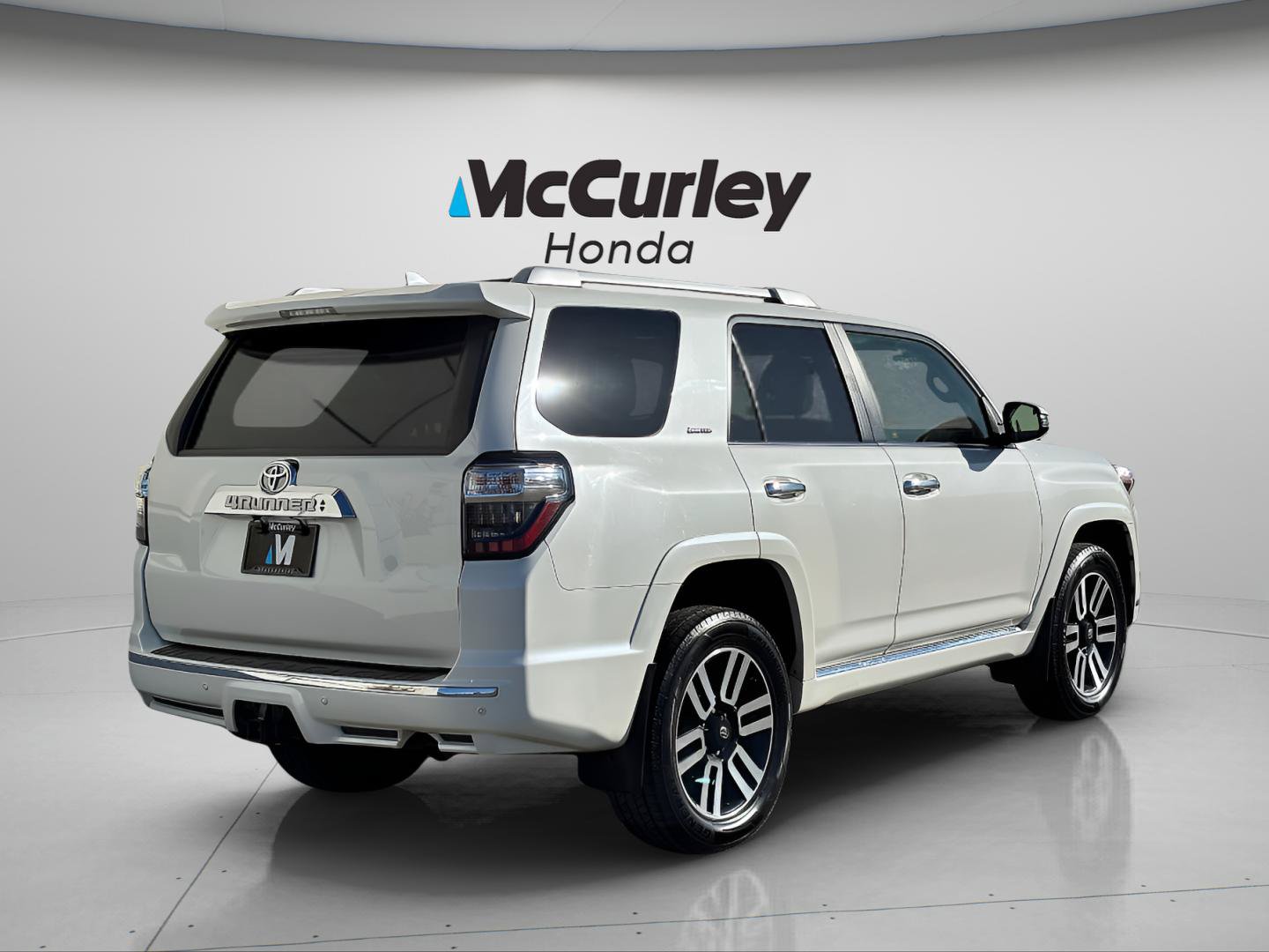 Used 2020 Toyota 4Runner Limited AWD/4WD image 3