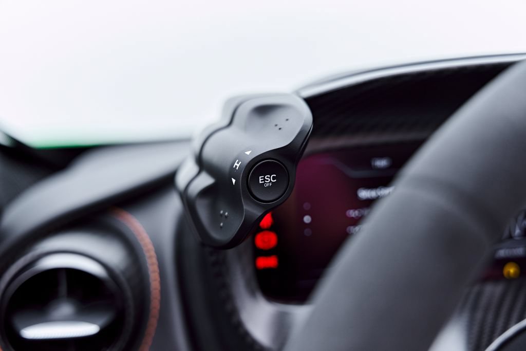 Used 2025 McLaren 750S Spider RWD image 80